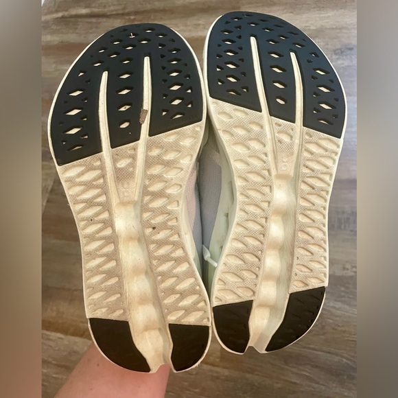 On Cloud Cloudsurfer Shoes Sneakers Women’s US 6.5 Running Cloud Athletic Active - Picture 8 of 12